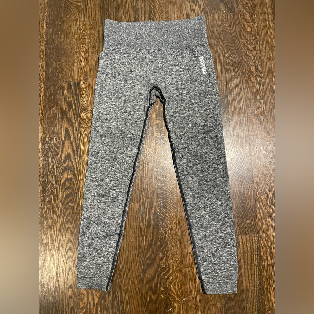Gymshark- grey workout leggings (M)